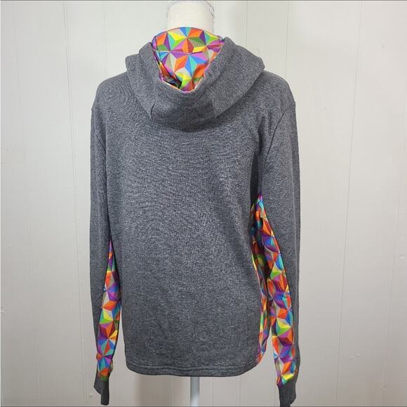 Disney NWT Epcot International Food/Wine Festival 2021 Passholder Rainbow Hoodie - Picture 8 of 11